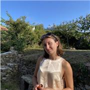 Professeure particulière donnant des cours de matières littéraires